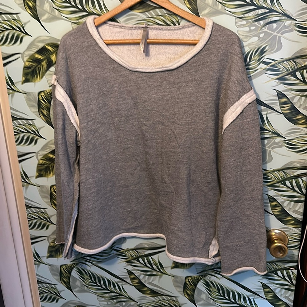 KK44 gray white crewneck Mona b Large L